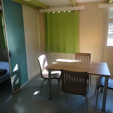אתר קמפינג Camping Les Jardins Du Golfe 3*